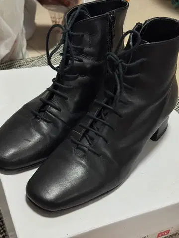 다이애나 가죽 블랙 부츠