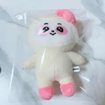 NiziU ANO