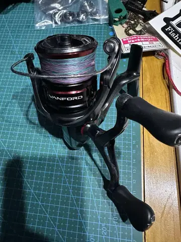 시마노 20 반포드 C3000SDH