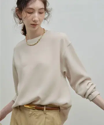 백 슬릿 블라우스 T 베이지