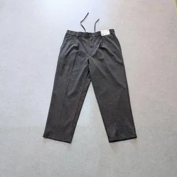 새상품 유니클로 턱 와이드 팬츠 치도리 XL