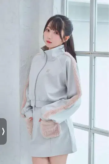 rosemuse fake fur point track Skirt set