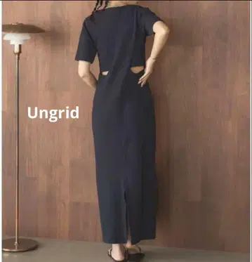 Ungrid 하프 슬리브 컷 원피스