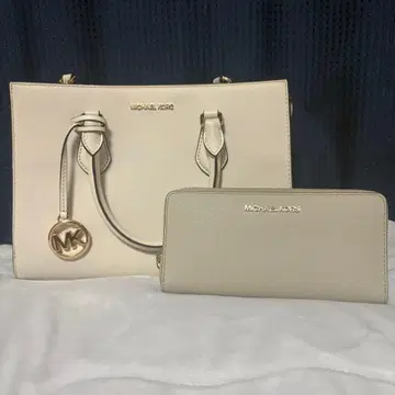 MICHAEL KORS 화이트 백 & 지갑 세트