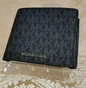 마이클코어스 MICHAEL KORS 네이비 접이식 지갑 PVC