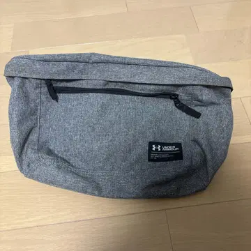 Under Armour 그레이 숄더백