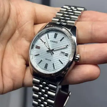 Casio 레어한 카시오 아이스 블루 다이얼, 솔리드 팔찌