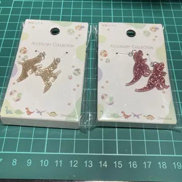 공룡 모티브 귀걸이 4개 세트