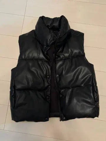 ZARA 블랙 다운 베스트 여성용