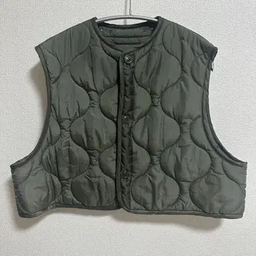 HYKE 하이크 QUILTED CROPPED VEST OLIVE DRAB