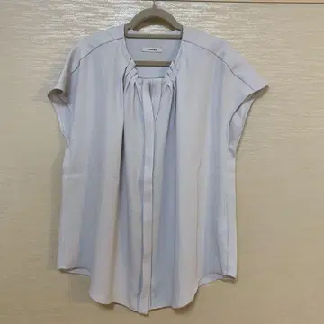 라토타리테 라이트 그레이 프렌치 소매 블라우스 일본제