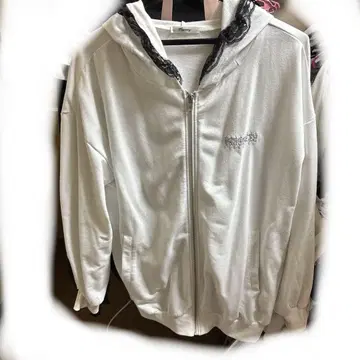 아베일 majoretty 마조레티 고양이 귀 지퍼 후드티 화이트