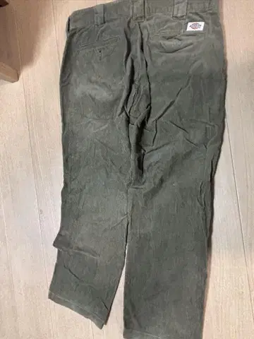 올리브 그린 코듀로이 치노 팬츠