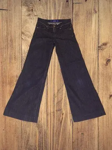 와이드 레그 플레어 데님 팬츠 UNIQLO