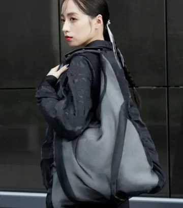 [ 새상품 택 포함 ] HARE 튤 레이어드 토트백 블랙