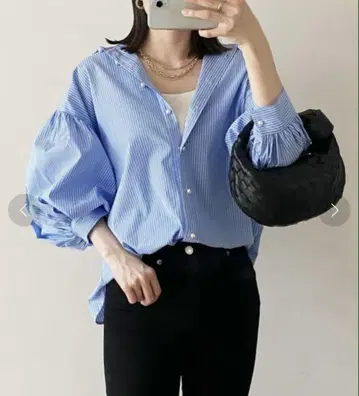 엠마 테일러 펄 버튼 볼륨 슬리브 스트라이프 셔츠 블라우스