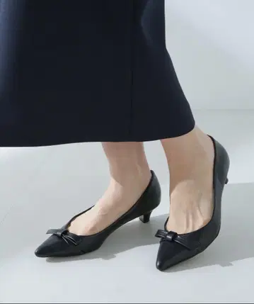 나노 유니버스 리본 로우힐 펌프스 미사용 새상품 24cm