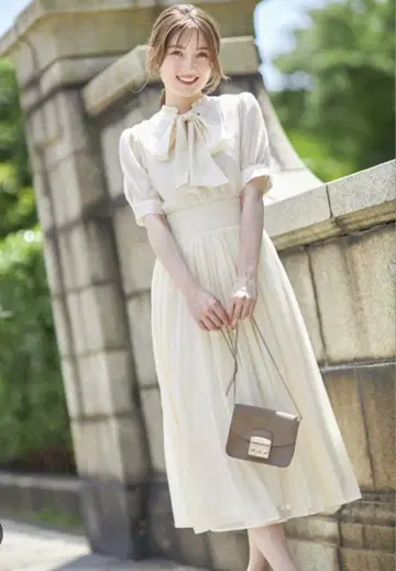 tocco closet 허리 셔링 보타이 리본 시어 원피스