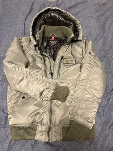 ALPHA INDUSTRIES 후드 부착 밀리터리 자켓