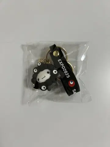 오사카 간사이 박람회 블랙 미야쿠미야쿠 x 산리오 키링 시나모롤 시나몬