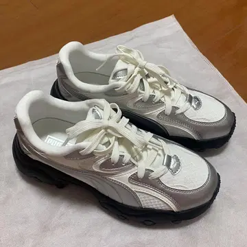 PUMA 우먼 파르사 라이트 샤인 멜리 스니커즈