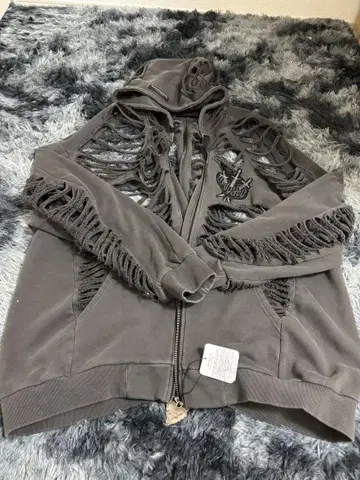 최종 가격 인하 그레이 컷 아웃 디자인 후드티