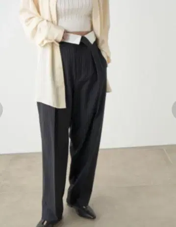 미스 로에 서스테나 허리 디자인 마니쉬 PT