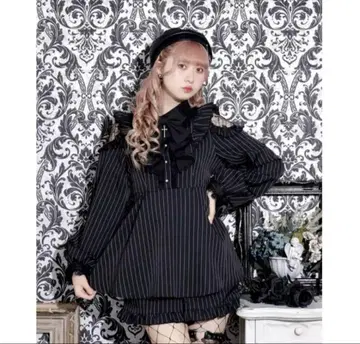 노에미 고딕 프릴 오픈 숄더 셋업