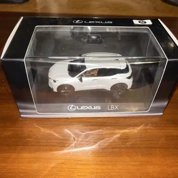 Lexus LBX 미니카 화이트