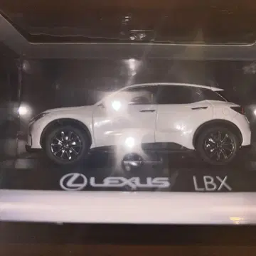 LEXUS LBX 화이트 미니카 KYOSHO