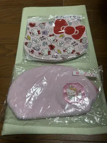 산리오 헬로키티 플레이트 세트와 파우치