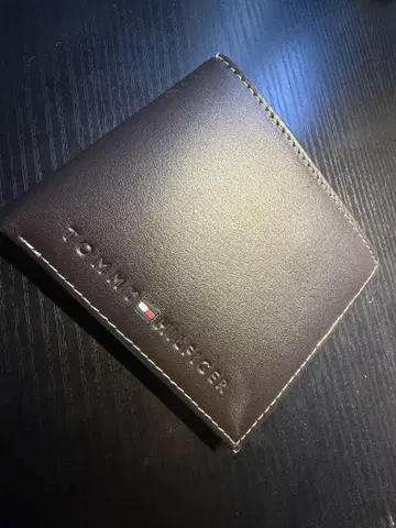 TOMMY HILFIGER 브라운 접이식 지갑