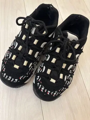fila 스니커즈 24.0