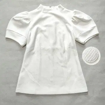 [ 새상품급 ] 보더즈 앳 발코니 BOUCLE SHORT SLEEVE