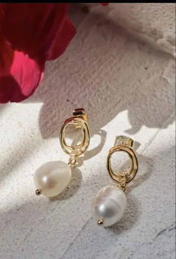 Herlipto Circle Pearl Pierces