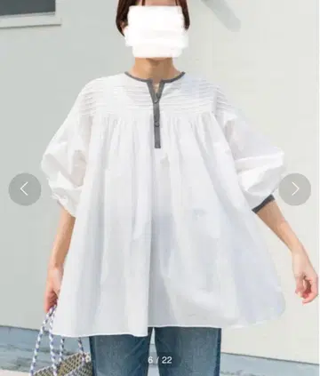 새상품급 어반 리서치 도어스 코튼 보일 핀턱 블라우스 화이트 1