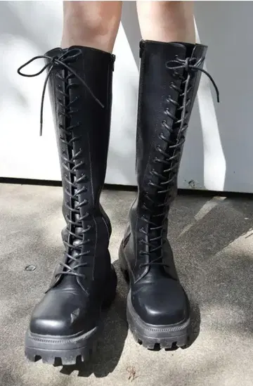 통굽 레이스업 롱 부츠 블랙
