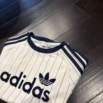 완판템 adidas 스트라이프 T셔츠