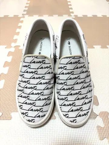 Lacoste 로고 슬립온 스니커즈 화이트