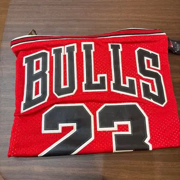 BULLS 23 클러치백 레드 메쉬 (최종 가격)