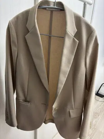 UNIQLO 베이지 테일러드 자켓