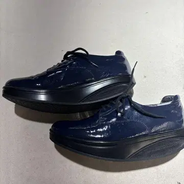 MBT 네이비 레이스업 슈즈