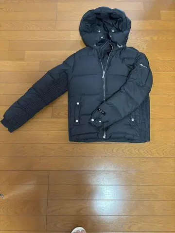 TATRAS 블랙 다운 자켓 후드 부착