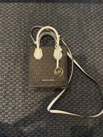 MICHAEL KORS 숄더백 다크 브라운/화이트