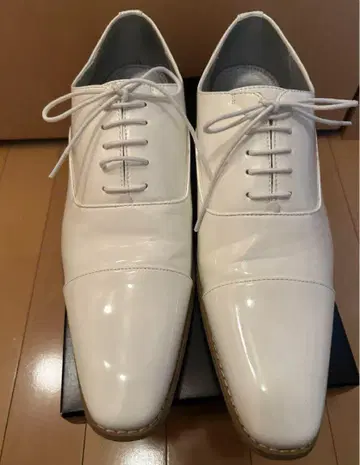 화이트 에나멜 신발 레이스업 신랑 결혼식