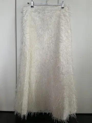 MADISONBLUE 아이보리 플레어 롱 스커트