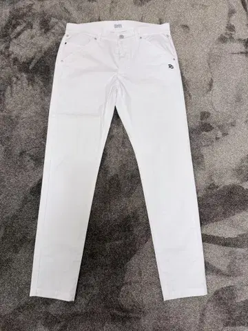 EARLY GATES 화이트 슬림핏 팬츠