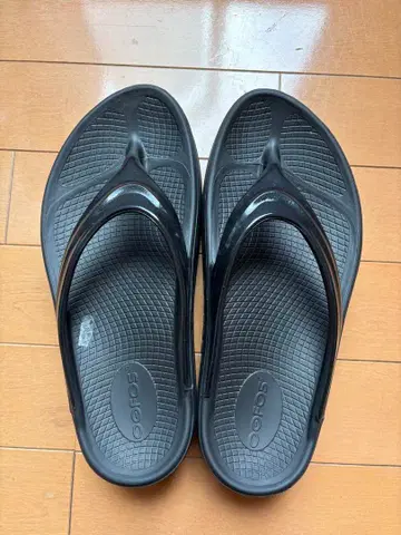 oofos 블랙 플립플랍 샌들 25cm 통굽