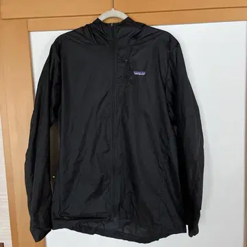 patagonia 후디니 자켓 블랙 L 사이즈