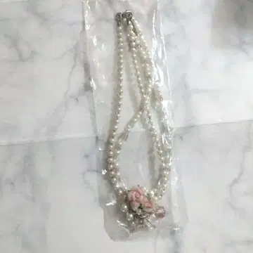 펄 조와 꽃 이중 목걸이